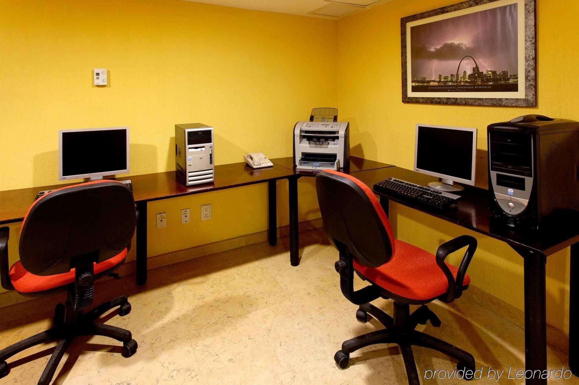 Holiday Inn Express Nuevo Laredo By Ihg Facilități foto
