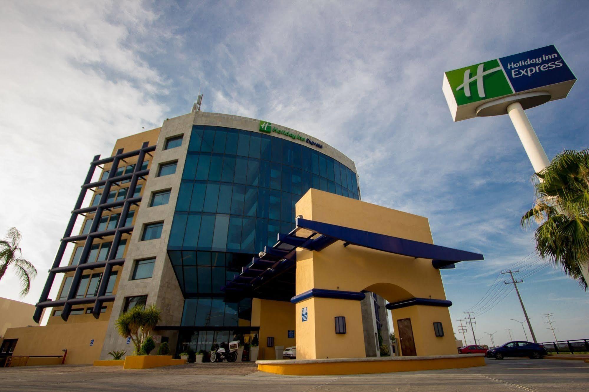 Holiday Inn Express Nuevo Laredo By Ihg Exterior foto
