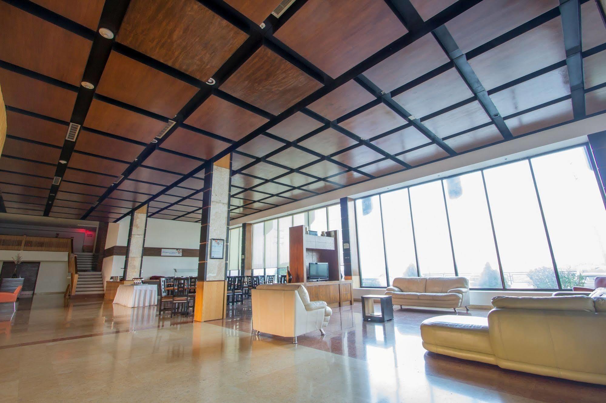 Holiday Inn Express Nuevo Laredo By Ihg Exterior foto