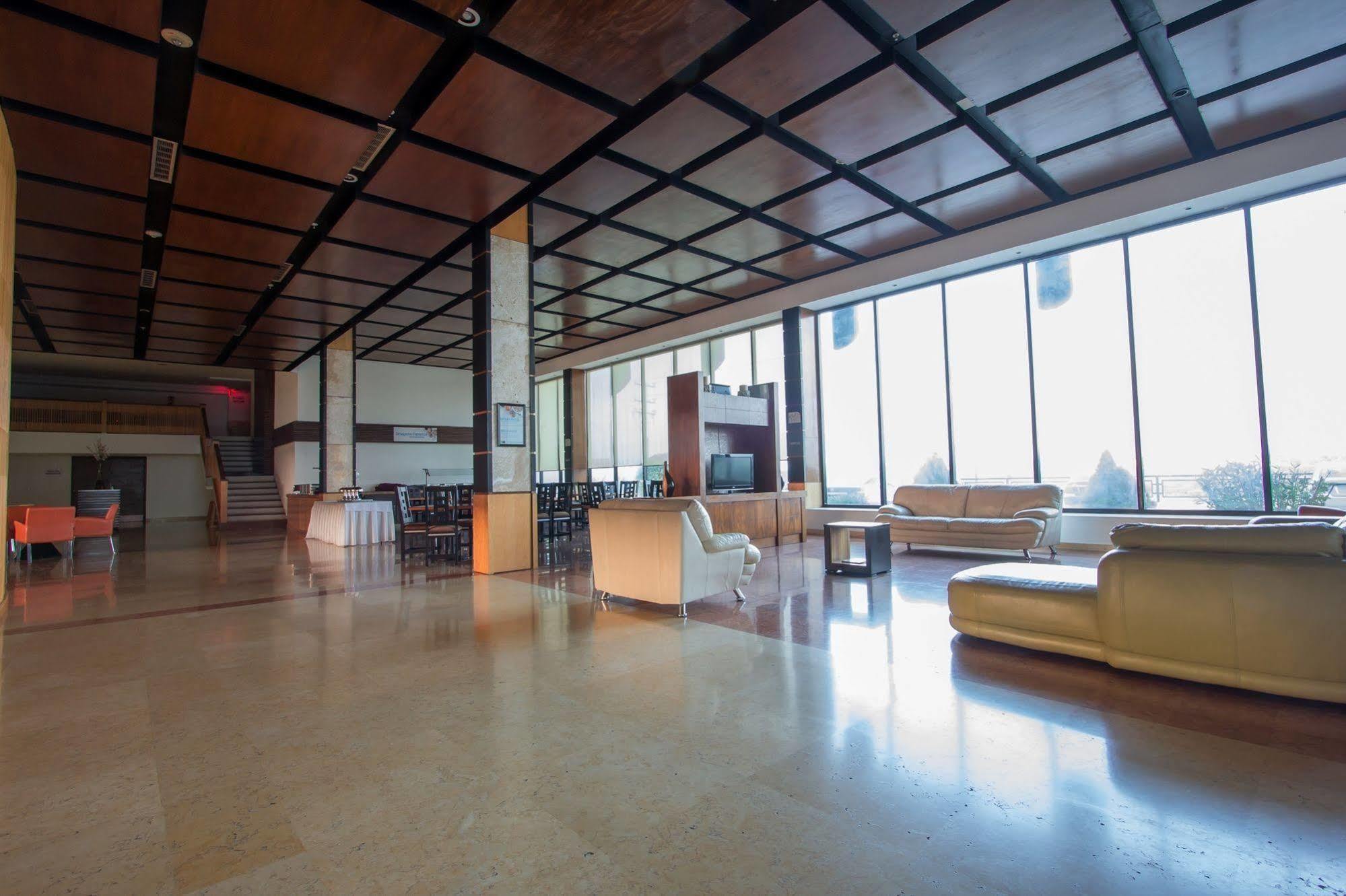 Holiday Inn Express Nuevo Laredo By Ihg Exterior foto